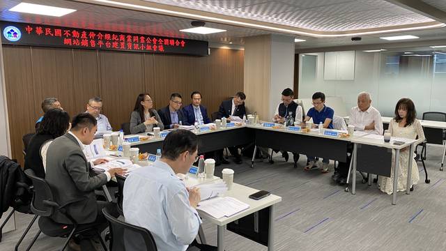 1379745_31cdade6bd47fb0fad6152f4eaf26a91