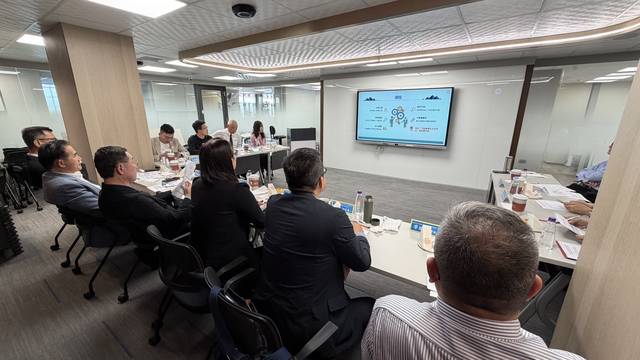 1380273_de922215648537fb9d3691363e889eae