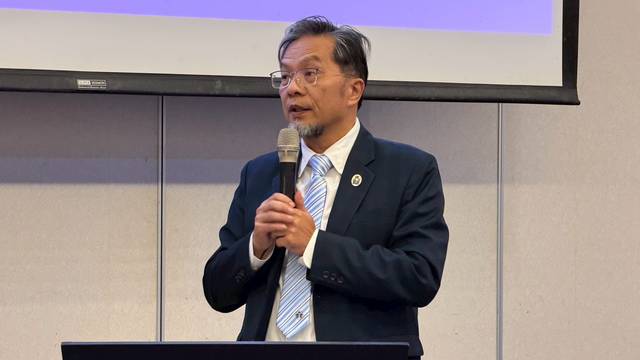 1380548_0060f003ee0d44617a32c3ada1ce56b1