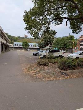 湖山岩店住