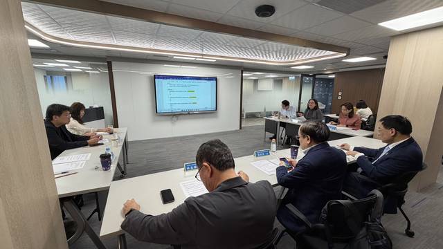 1381267_3e64718669b51832af66a7d212665458